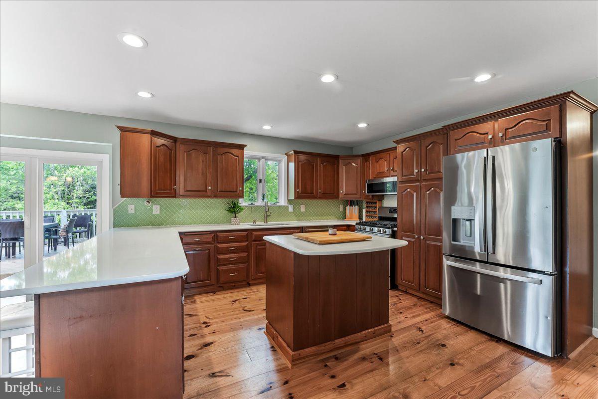 11 WHITE OAK DRIVE