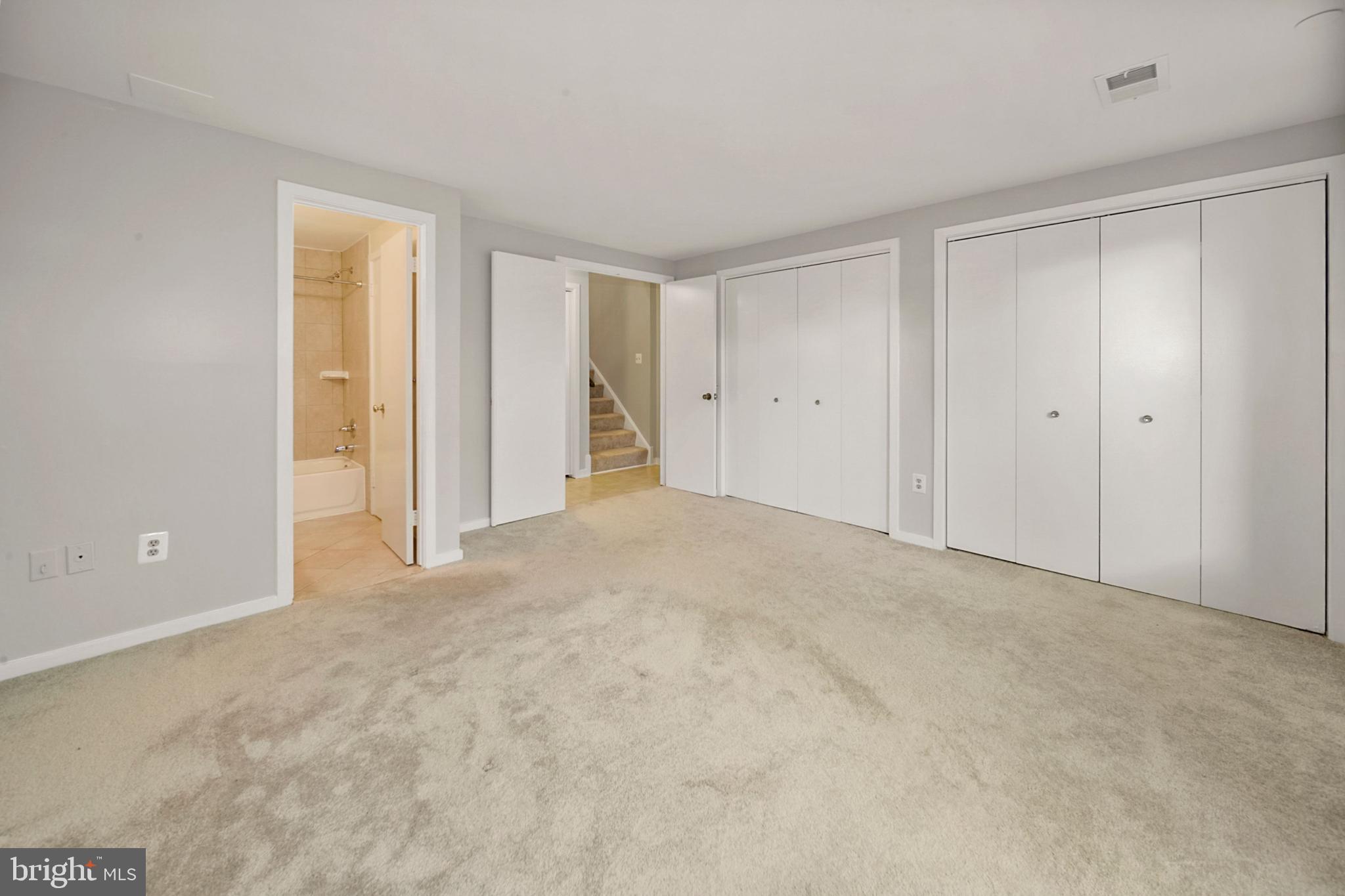 CHRISTOPHER COURT - Residential