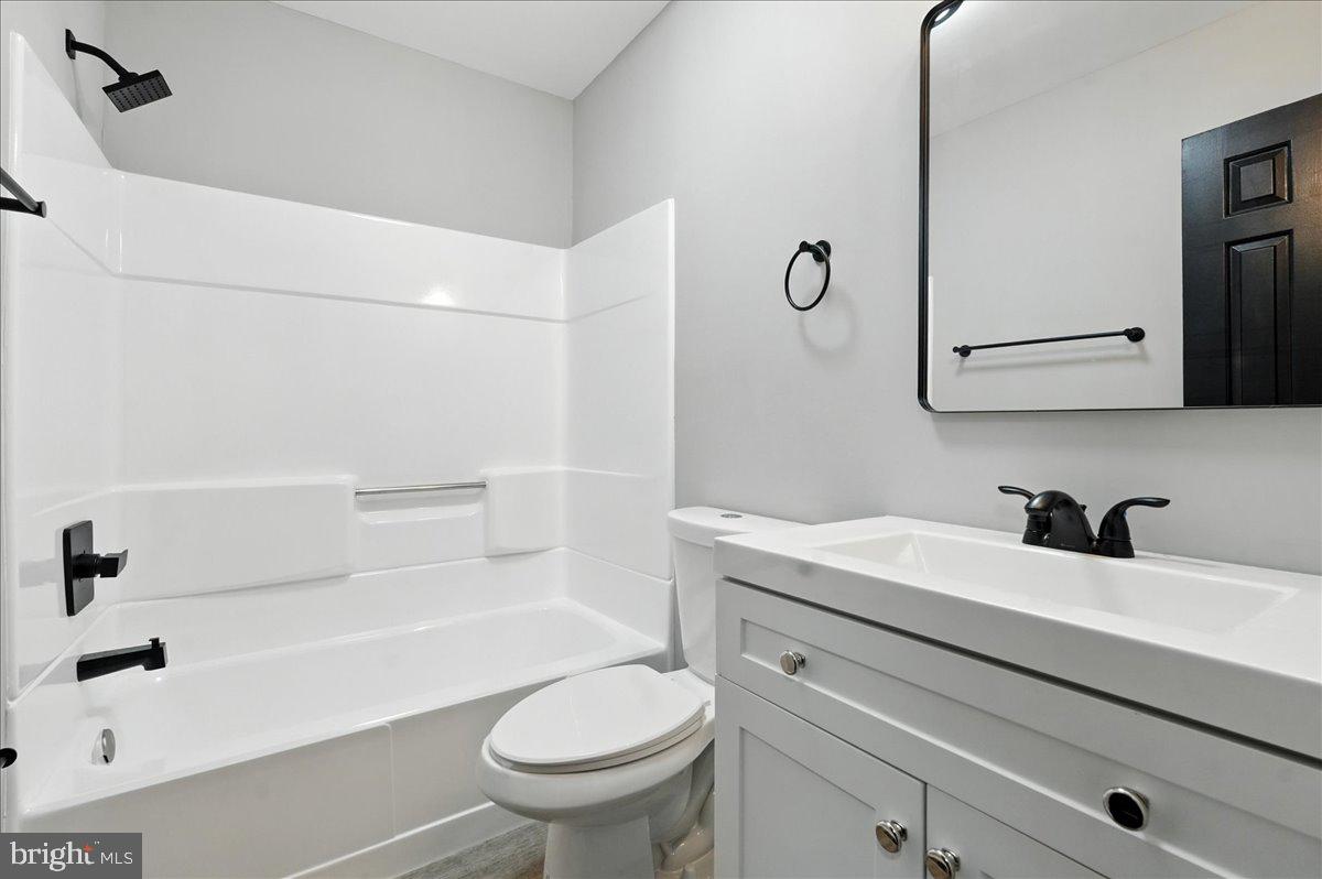 STONEGATE VILLAGE - Residential