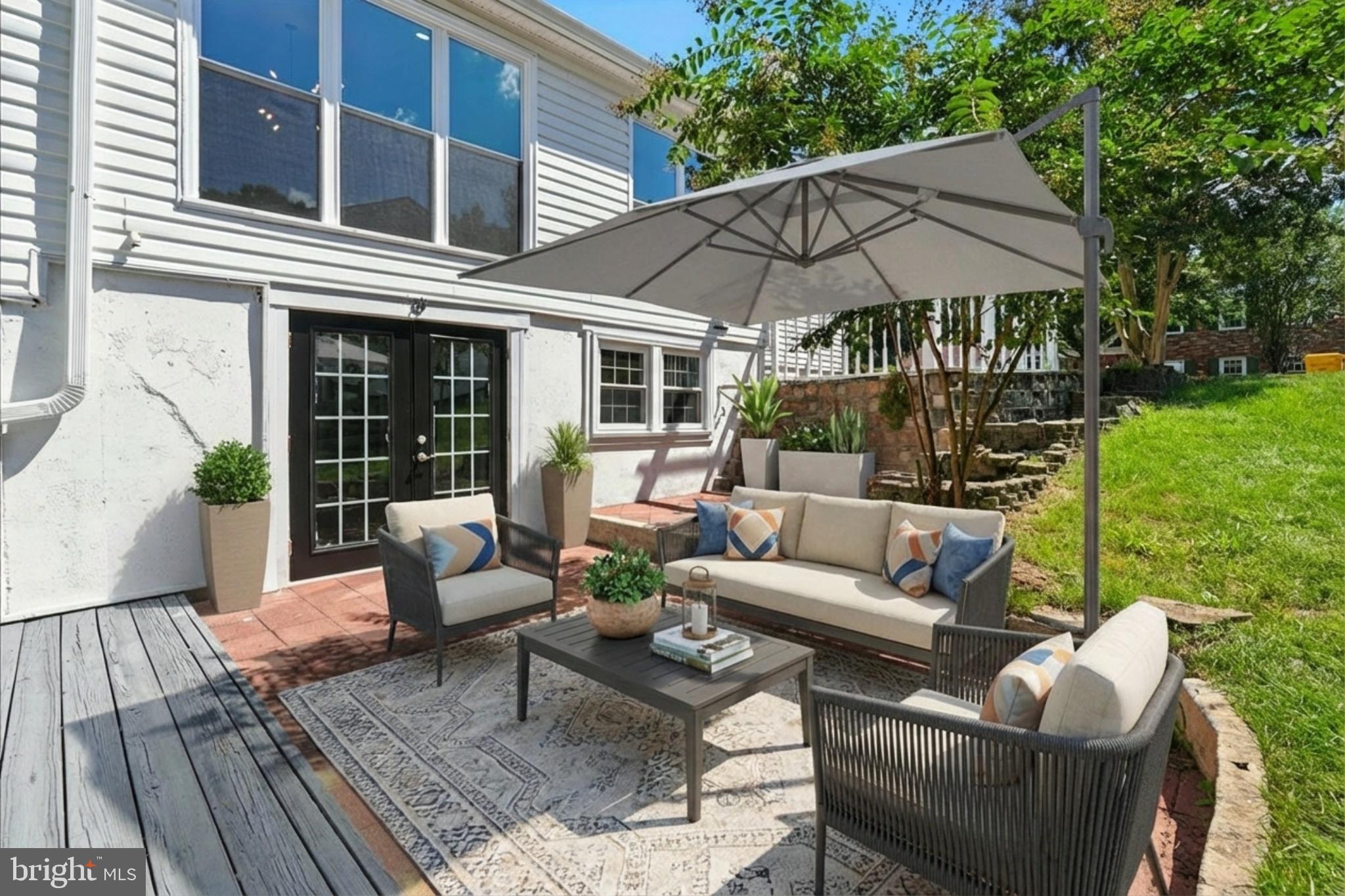 STONEGATE VILLAGE - Residential