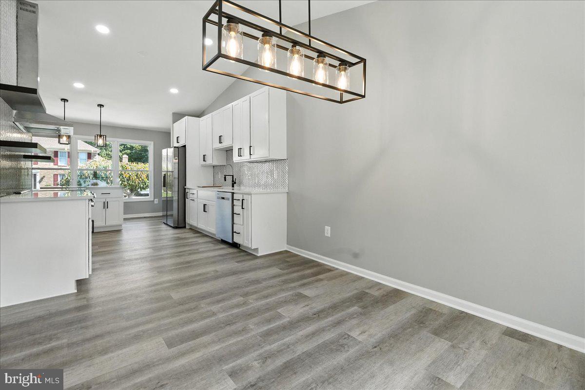 STONEGATE VILLAGE - Residential