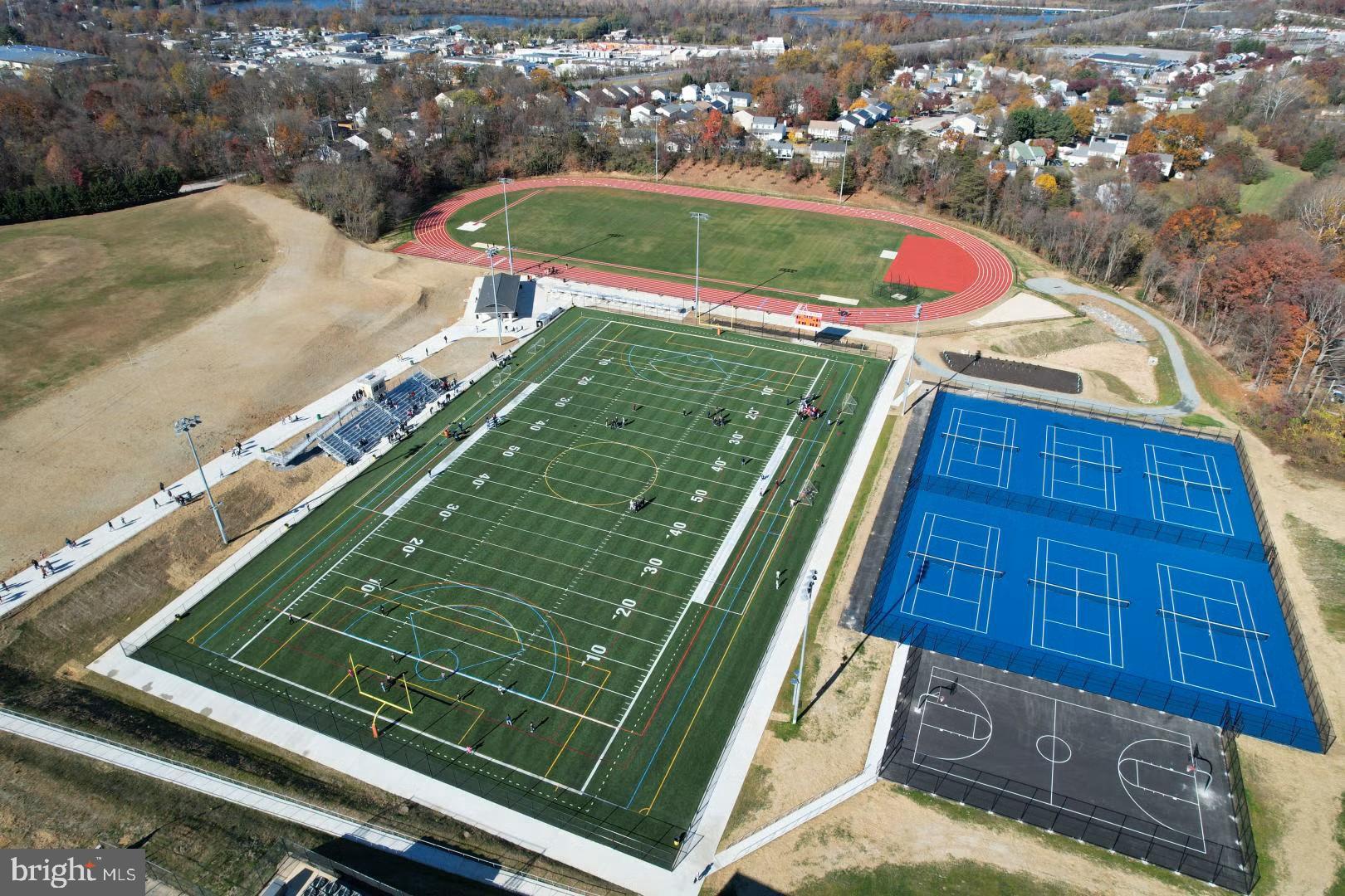 STONEGATE VILLAGE - Residential