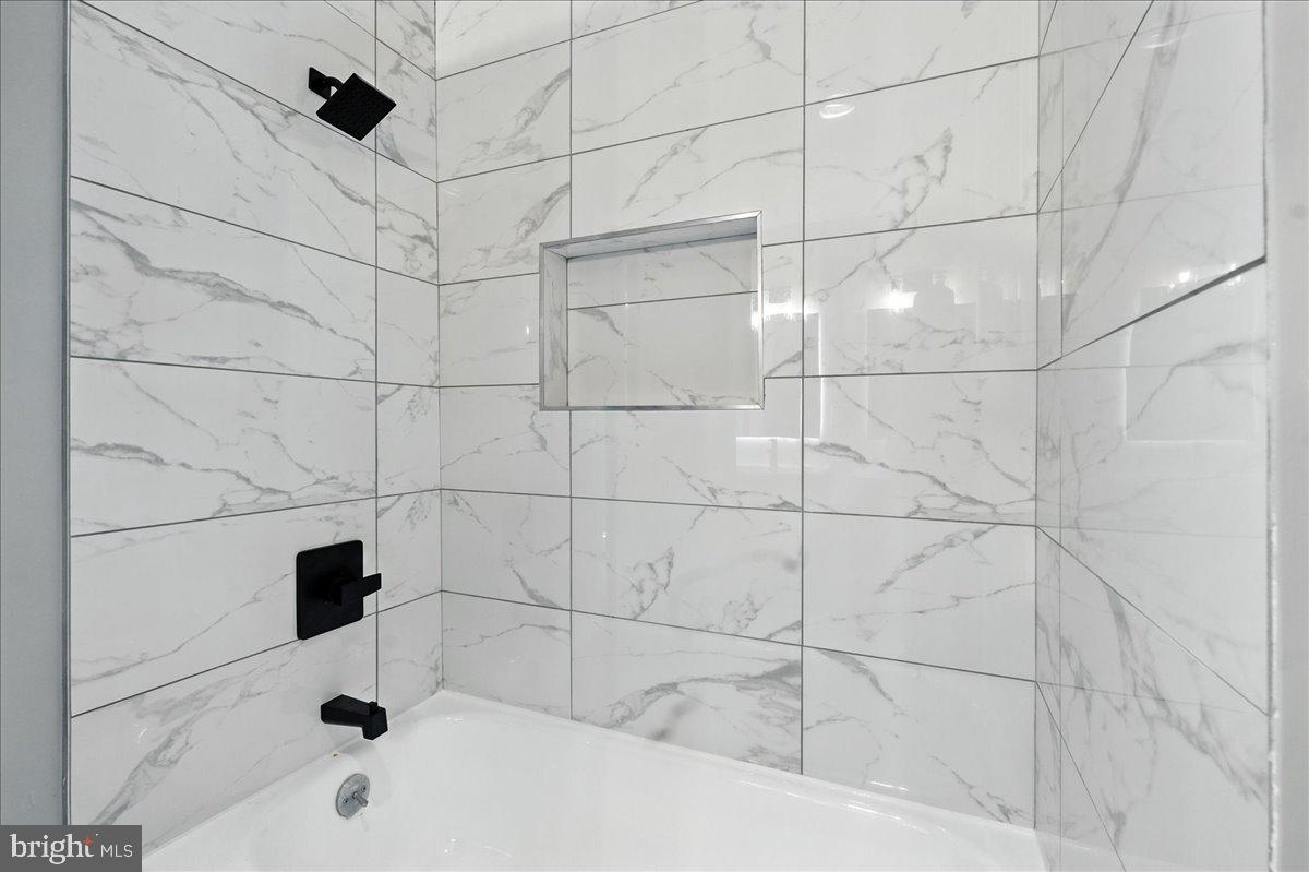 STONEGATE VILLAGE - Residential