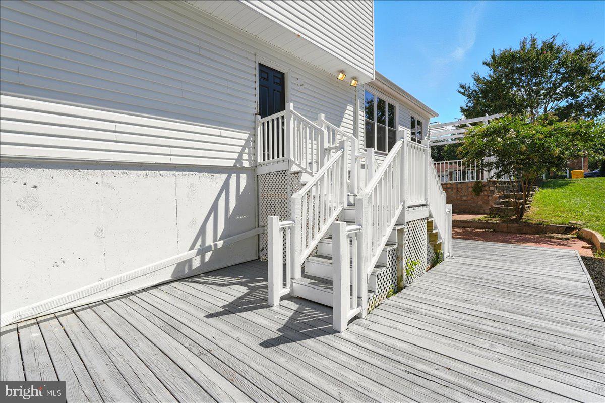 STONEGATE VILLAGE - Residential