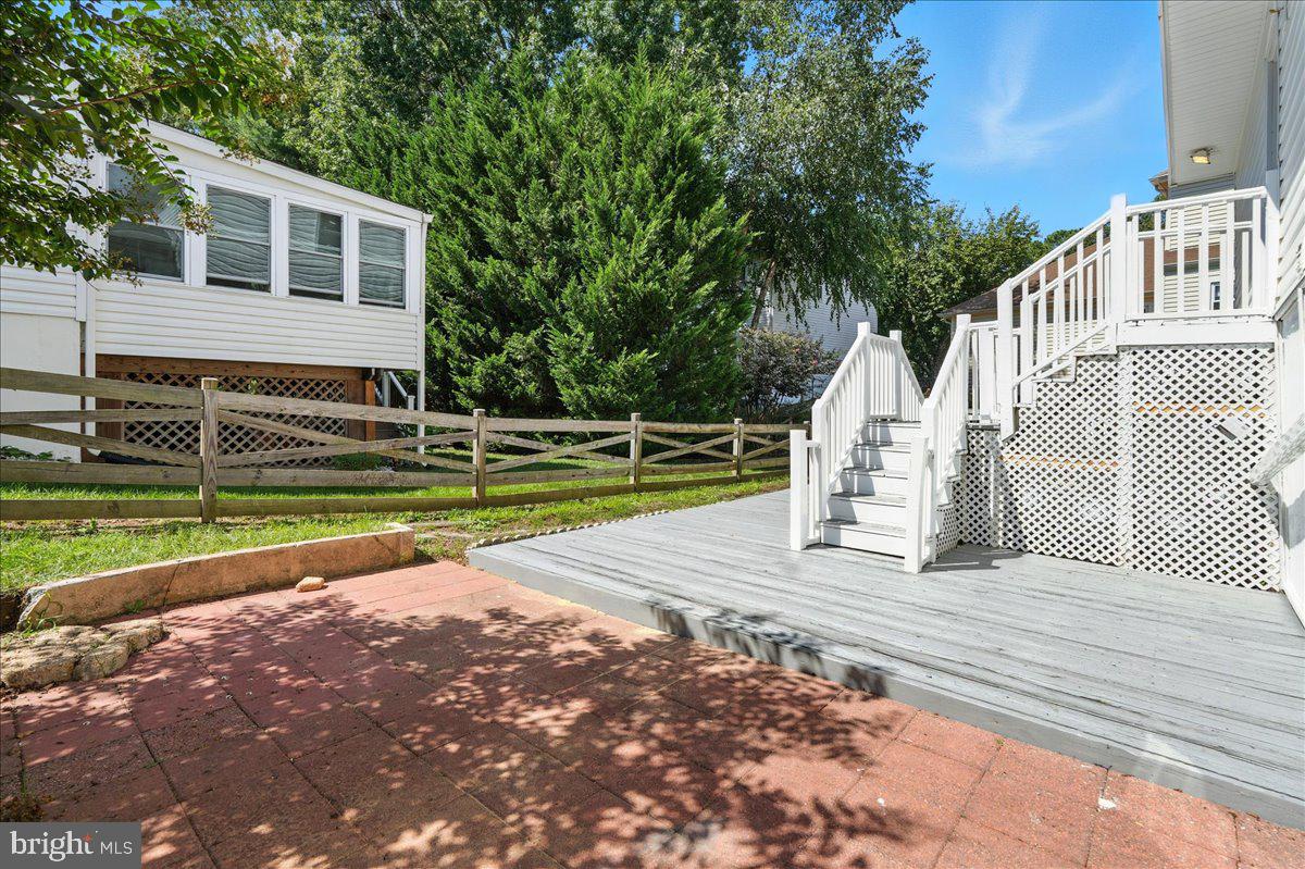 STONEGATE VILLAGE - Residential