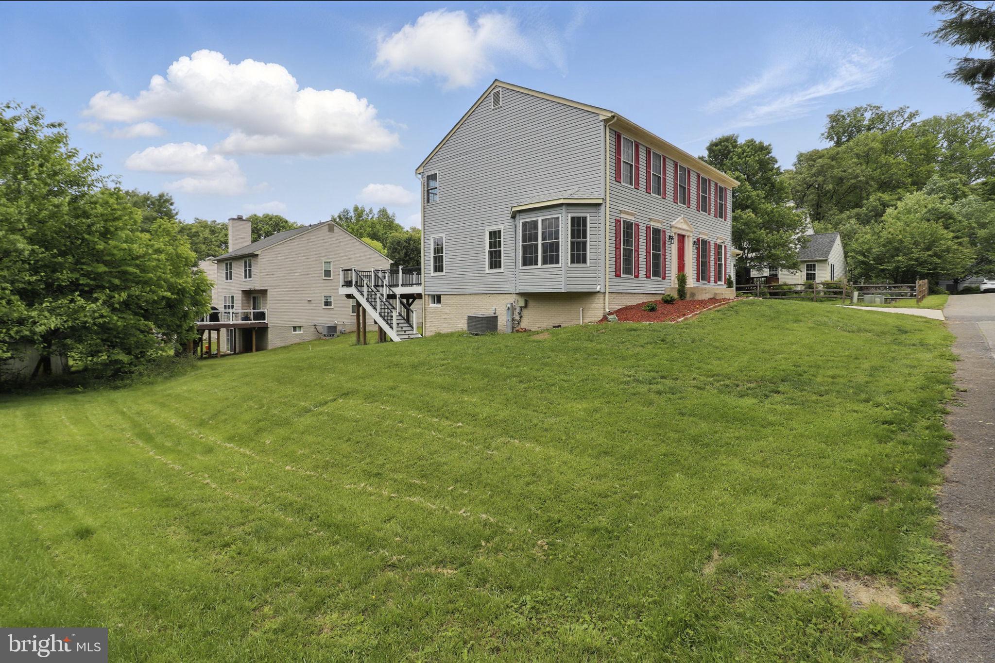 9482 RIDGEVIEW DRIVE