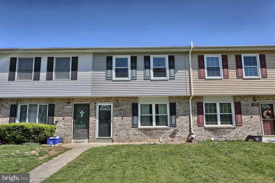 Move in ready town home in Pheasant Run Estates! Updates over the last couple years include; roof, HVAC, hot water heater, windows, electrical panel and sump pump. This well maintained property features; bright kitchen with hardwood floors, dining room and living room with access to the back covered patio. Upstairs boasts 3 bedrooms and 2 full baths. Basement includes great storage space and laundry- ready for your finishing touches. Fenced in backyard with storage shed!