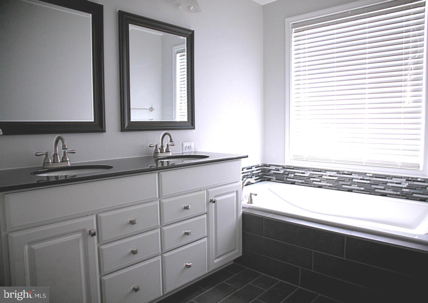 POTOMAC CLUB - Residential Lease