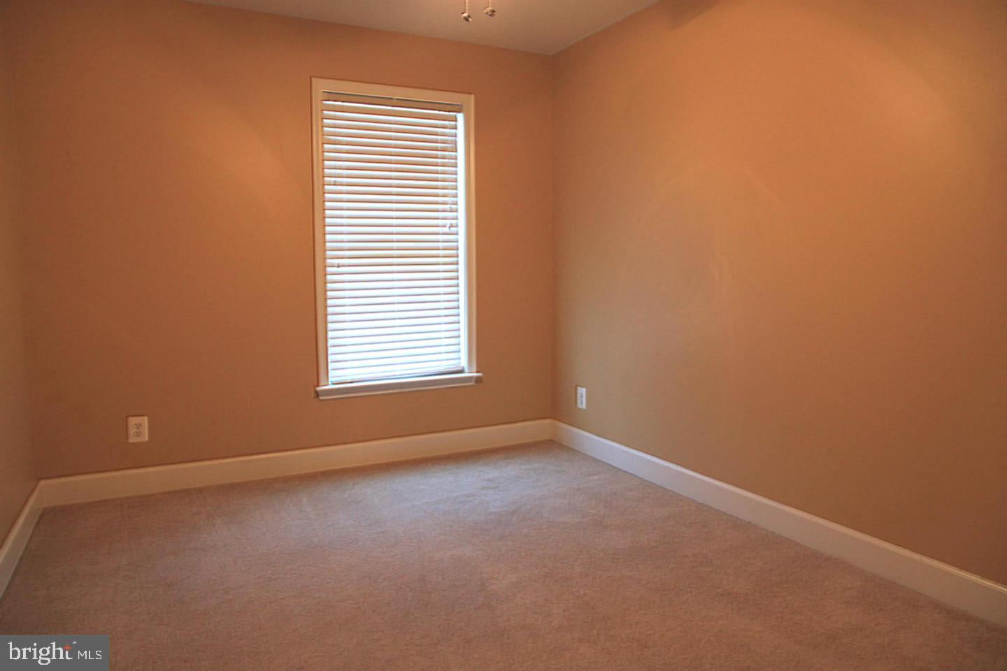 POTOMAC CLUB - Residential Lease