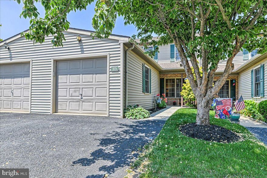 Don't miss your opportunity to own this nicely maintained condo in the popular Oak Ridge neighborhood in Dallastown school district.  Features include a covered front porch entryway that leads to a foyer with a coat closet and opens to the nice sized living room.  Off the living room is a half bathroom with 1st floor laundry, an eat-in kitchen with a peninsula island and the dining room with french doors that lead to the rear deck.  The second floor features a primary bedroom with vaulted ceilings and a walk-in closet, a 2nd bedroom with laminate flooring and a separate office that can double as a 3rd bedroom.  Finally the finished lower level family room is a great space for entertaining all your friends and family.  This home is a must see to appreciate all it has to offer!