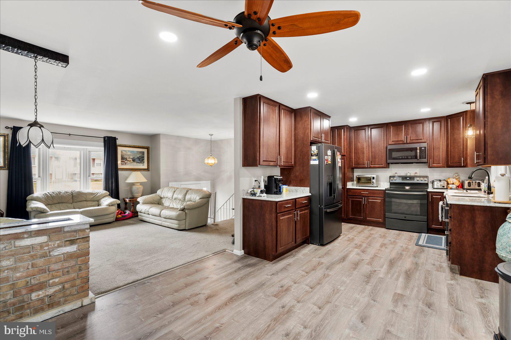 EDGE MEAD - Residential