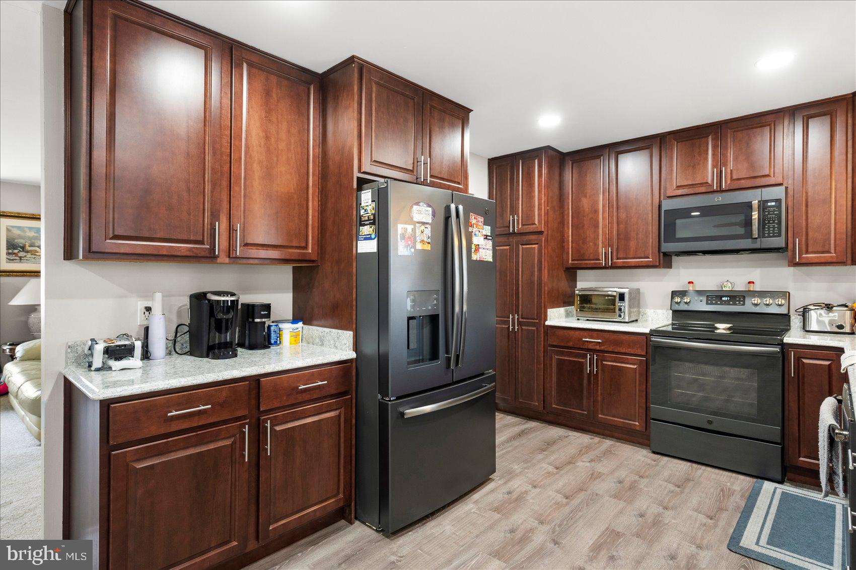 EDGE MEAD - Residential