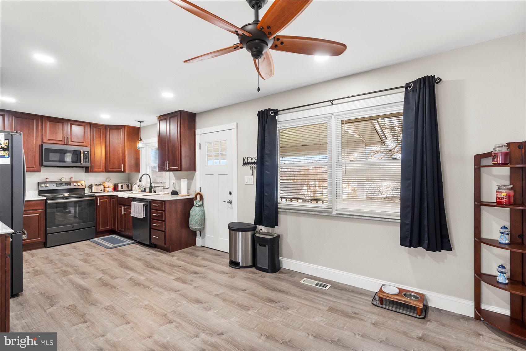 EDGE MEAD - Residential