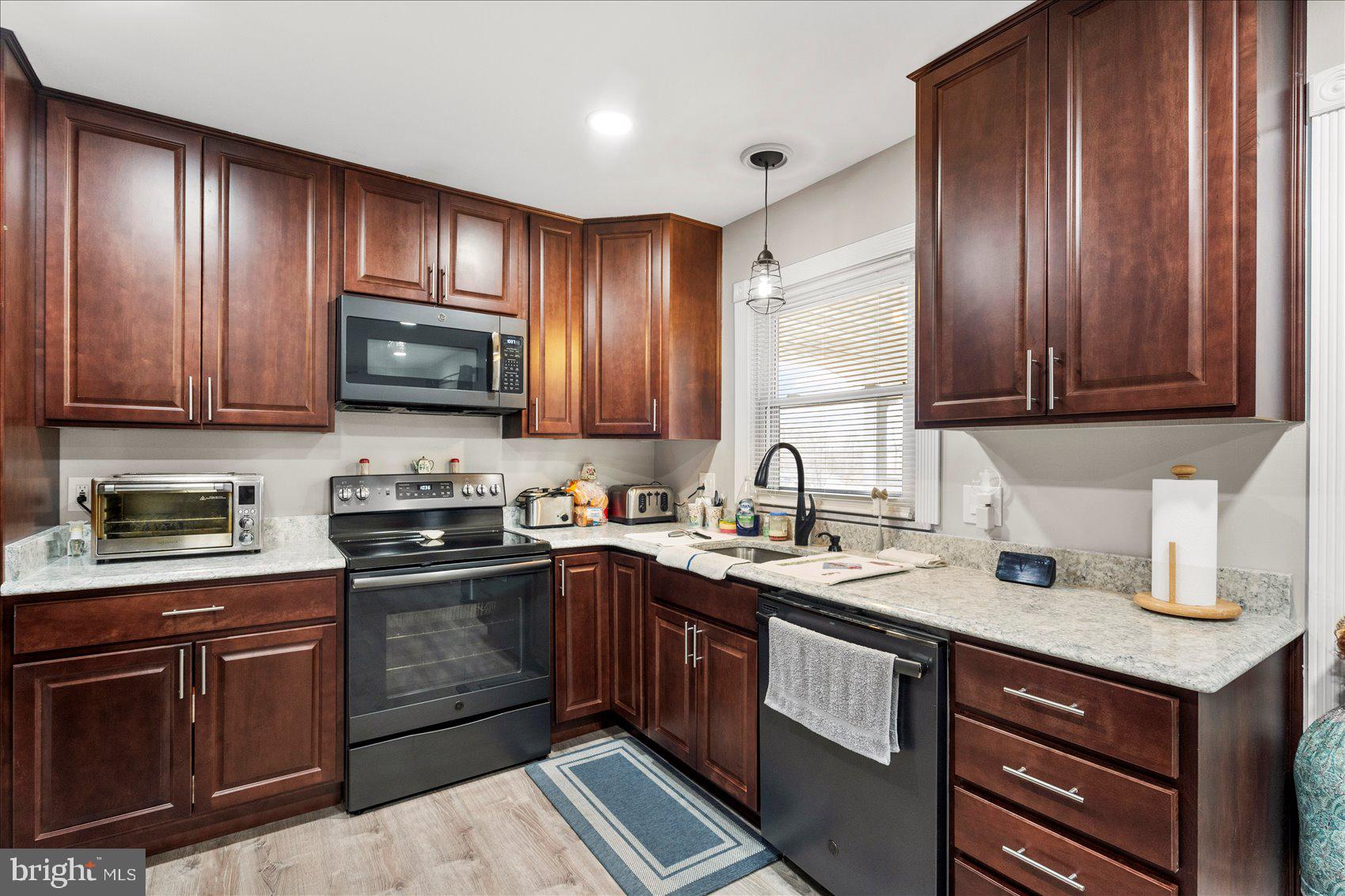 EDGE MEAD - Residential