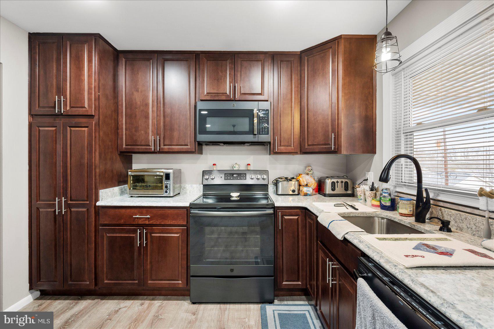 EDGE MEAD - Residential