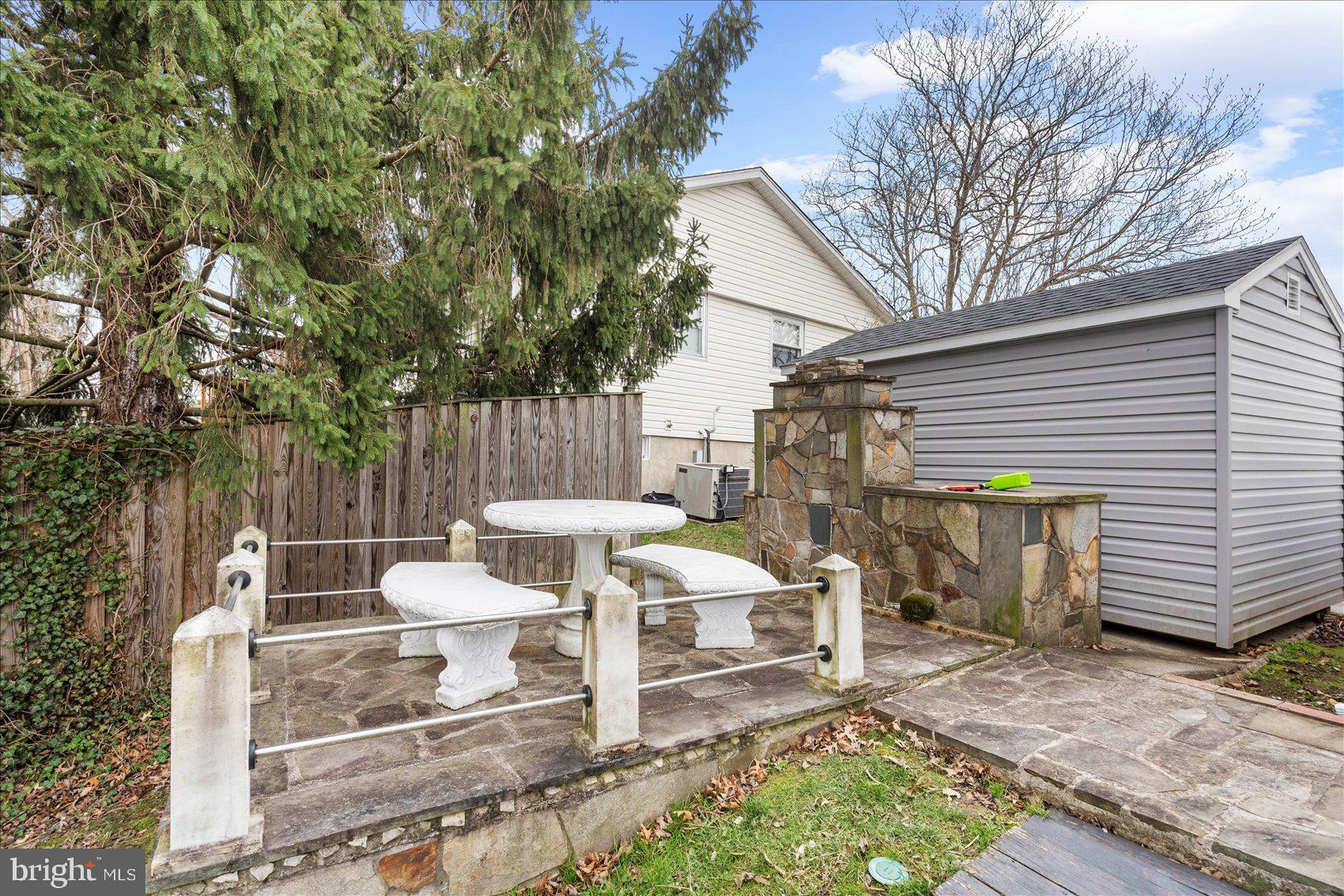 EDGE MEAD - Residential