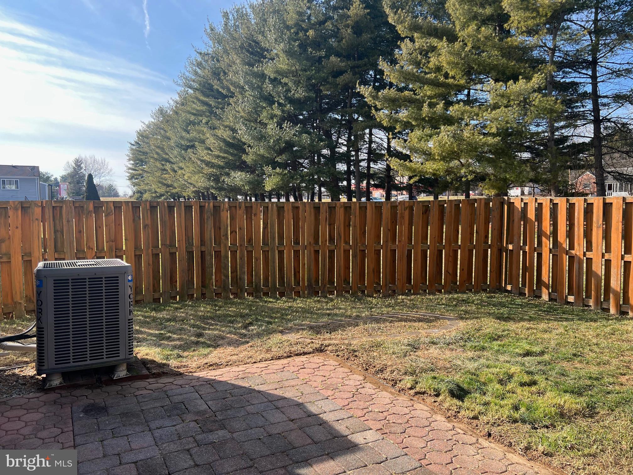 GLADE TOWN - Residential Lease