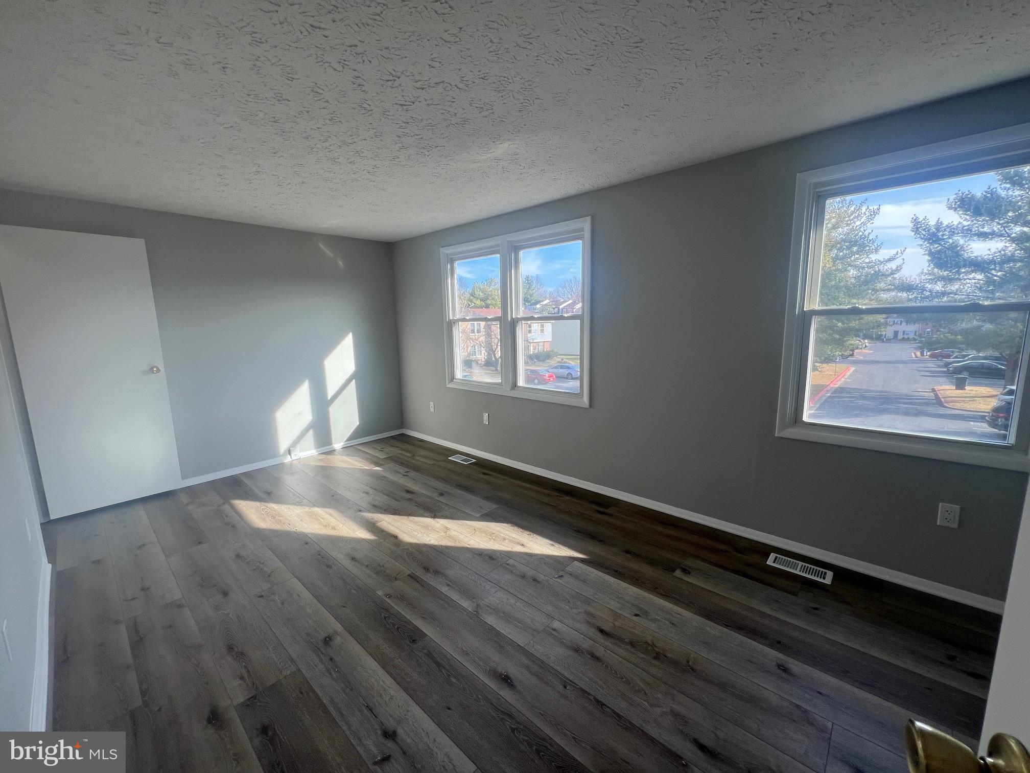 GLADE TOWN - Residential Lease