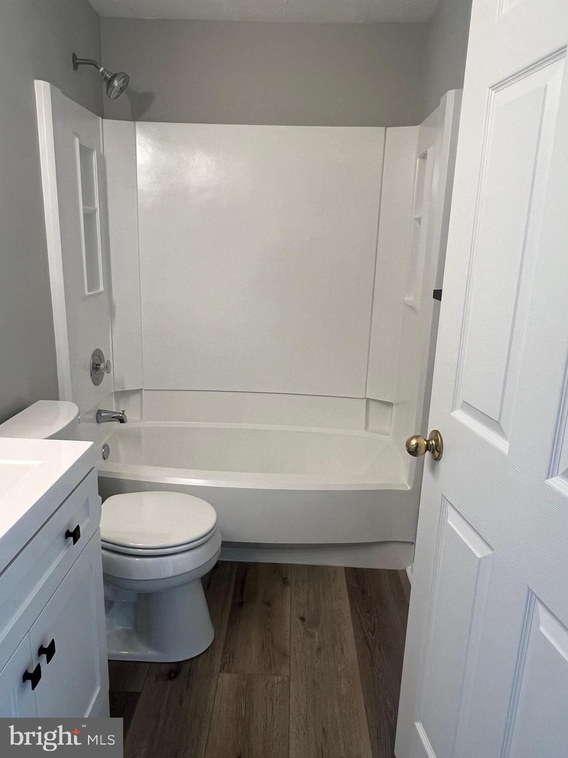 GLADE TOWN - Residential Lease