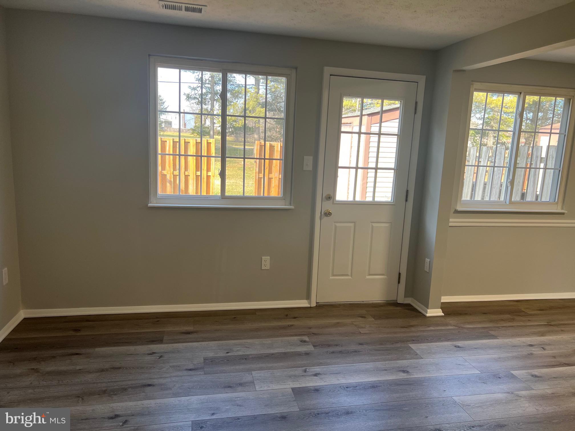 GLADE TOWN - Residential Lease