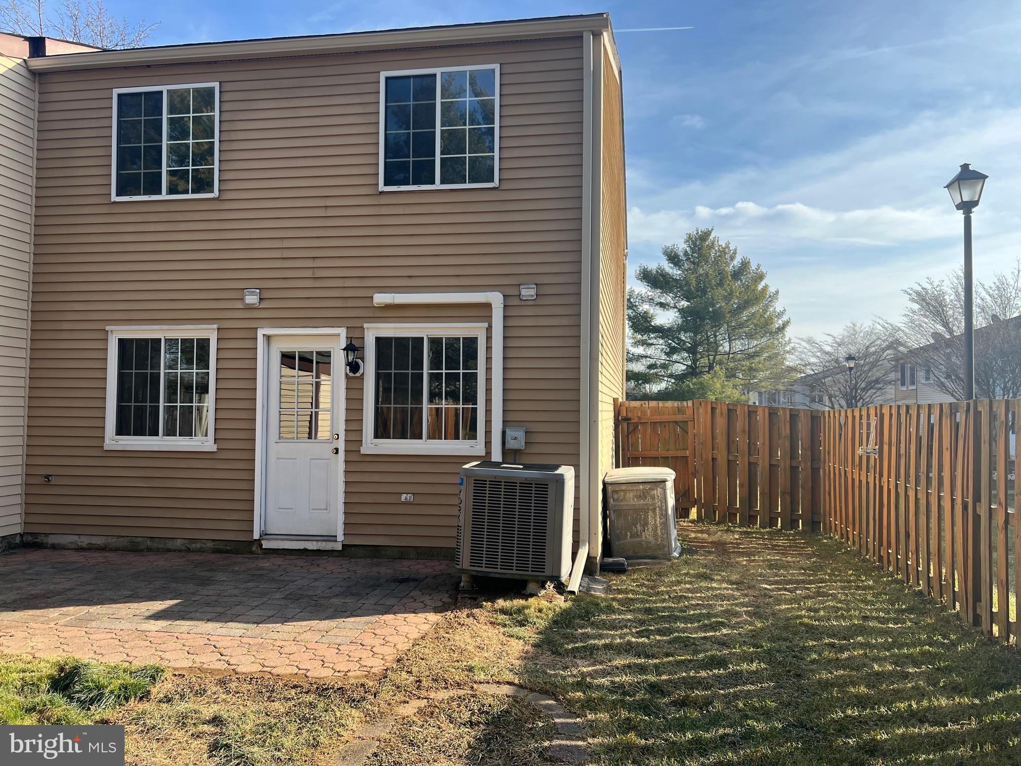 GLADE TOWN - Residential Lease