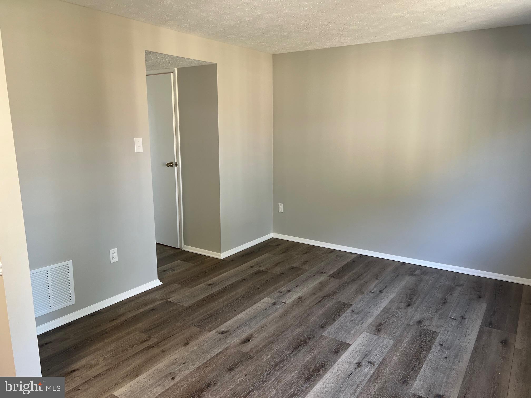 GLADE TOWN - Residential Lease