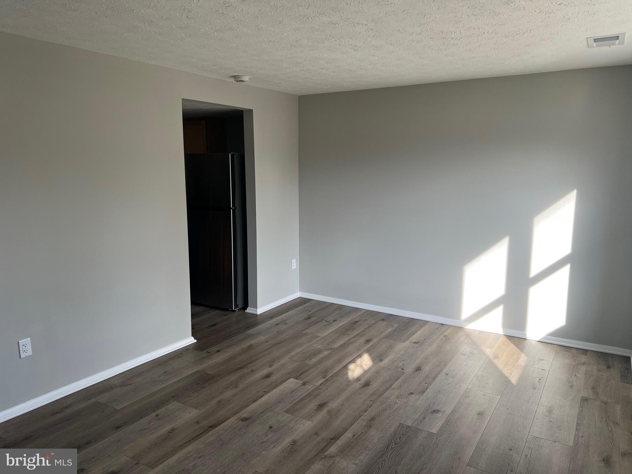 GLADE TOWN - Residential Lease