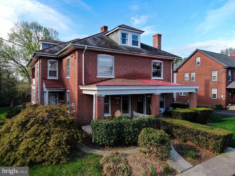 Photo of 1954 Linden Street, EAST PETERSBURG, PA 17520 (MLS # PALA2068618)