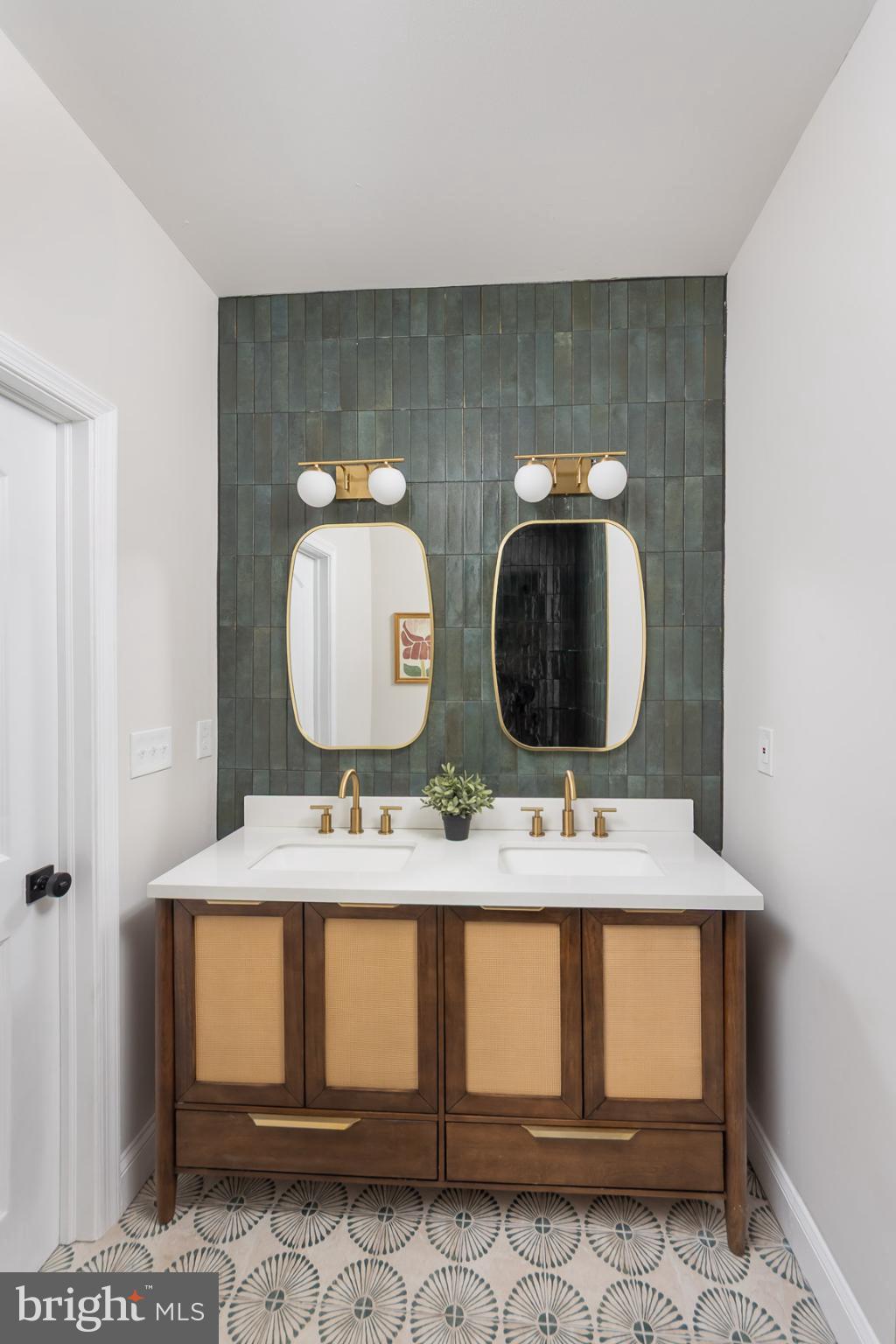 HIGHLANDTOWN - Residential