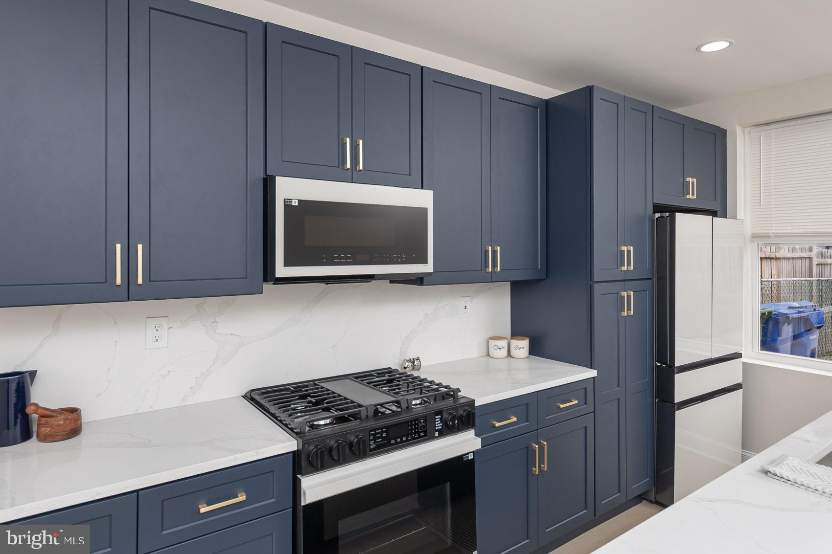 HIGHLANDTOWN - Residential