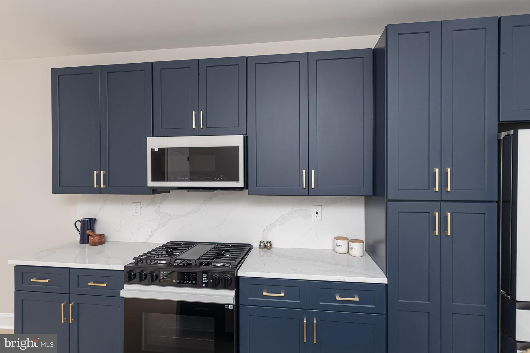 HIGHLANDTOWN - Residential