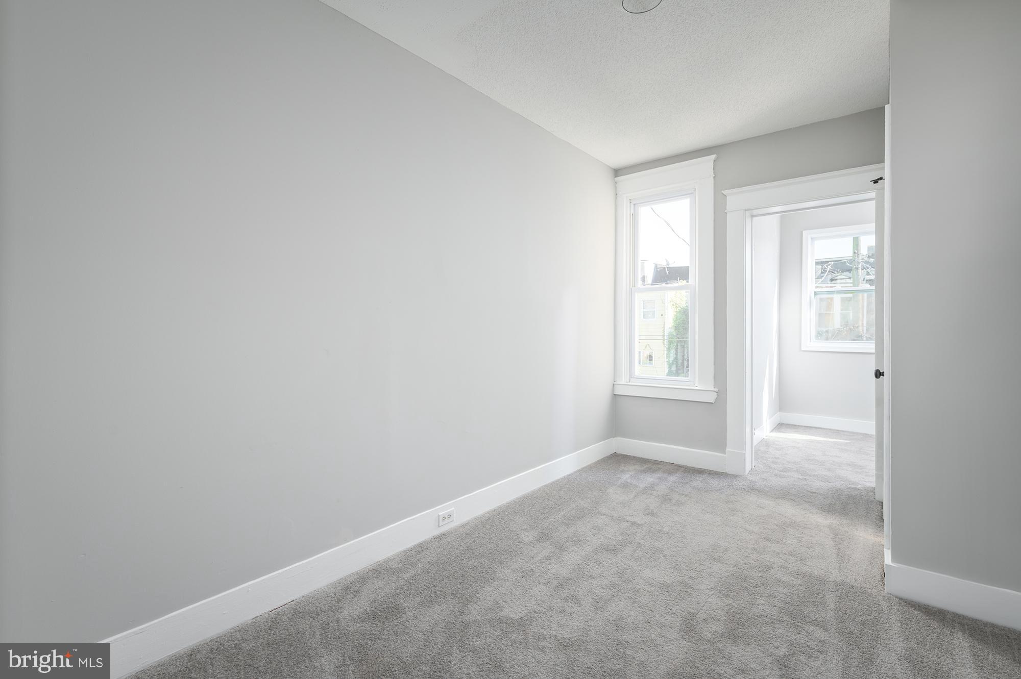 PARK CIRCLE - Residential