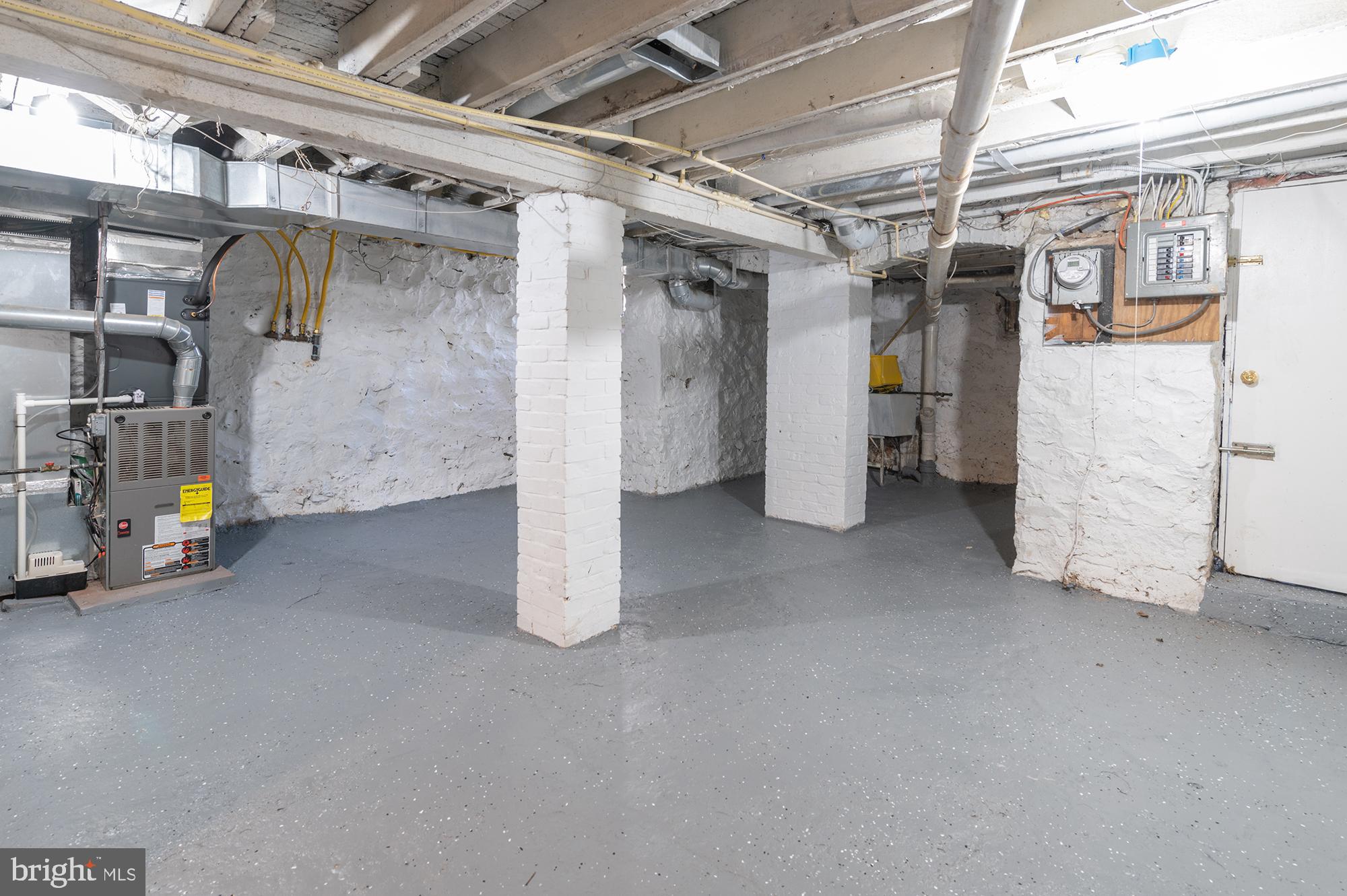 PARK CIRCLE - Residential