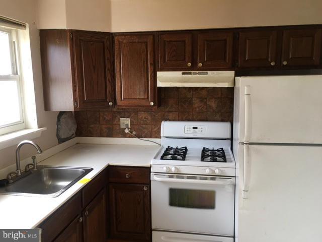 OLD TOWNE VILLAGE CONDOMINIUMS - Residential