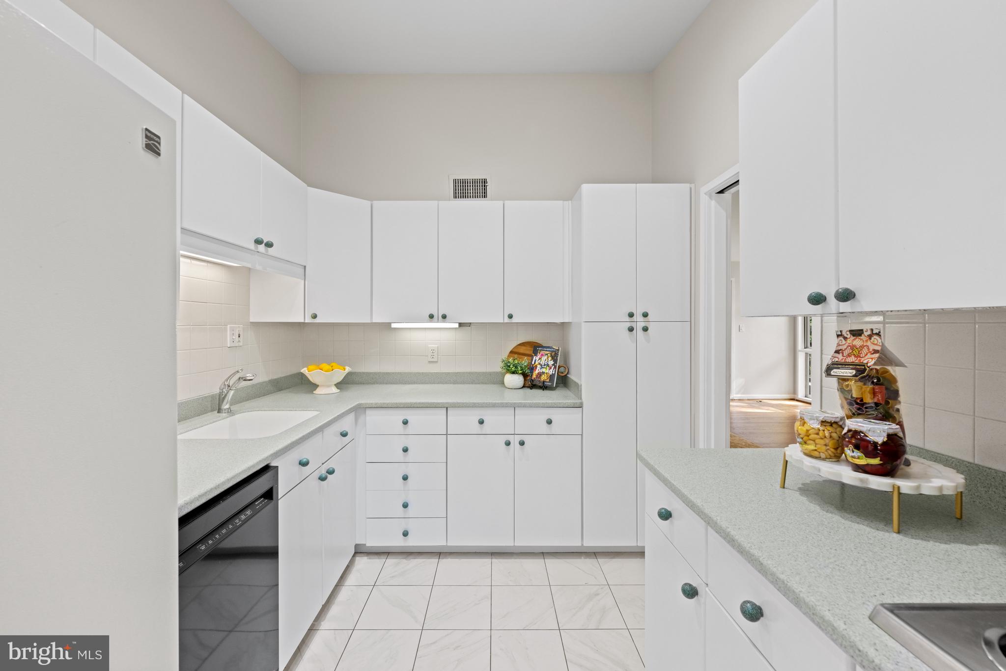 CHARRED OAK ESTATES - Residential