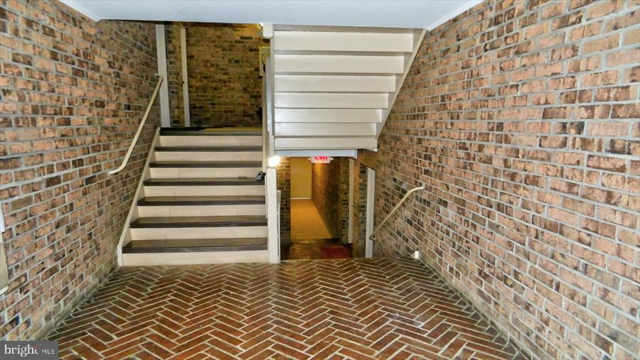 5 SILVERWOOD CIRCLE 1