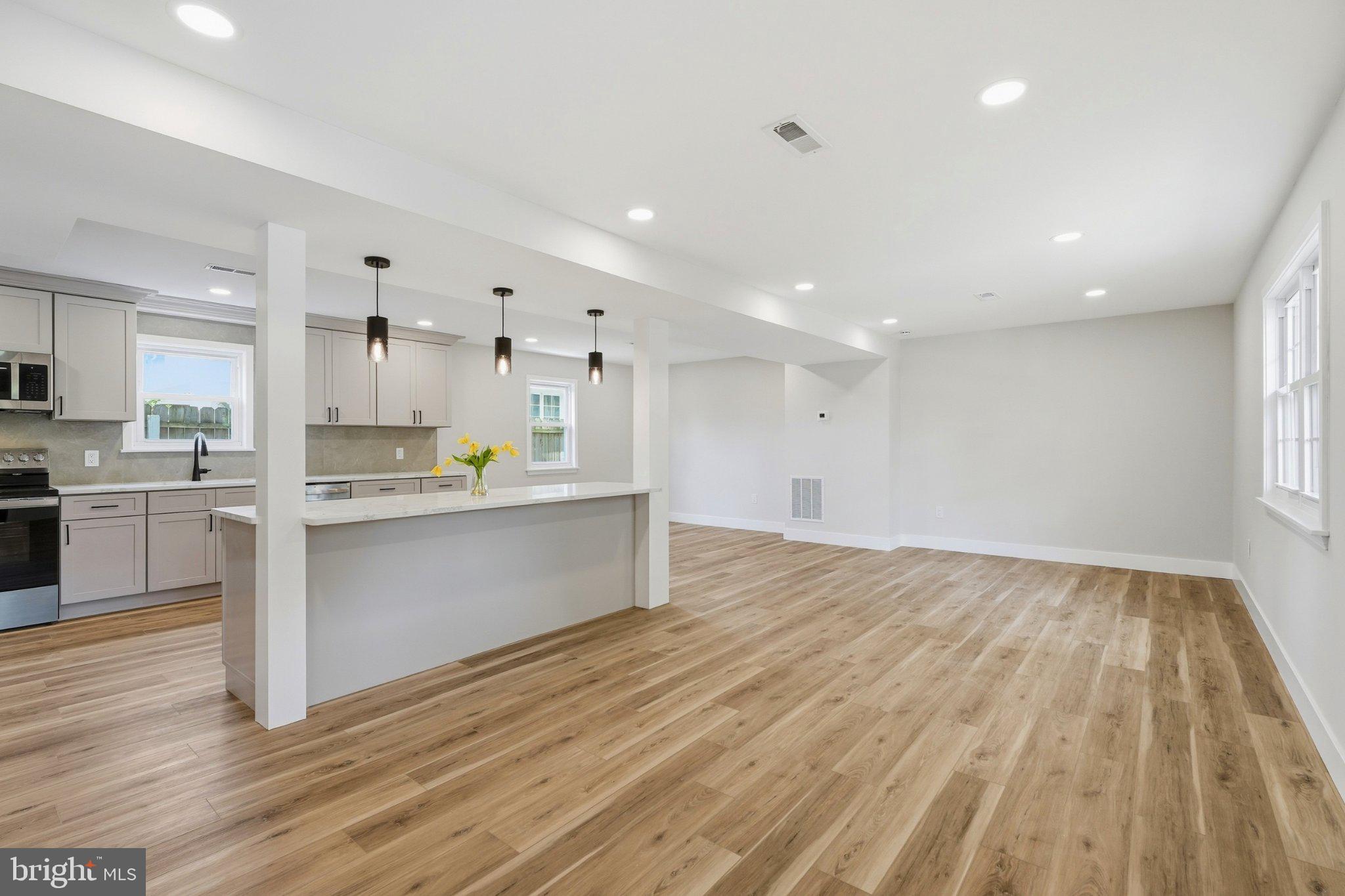1090 HIGHLAND AVENUE