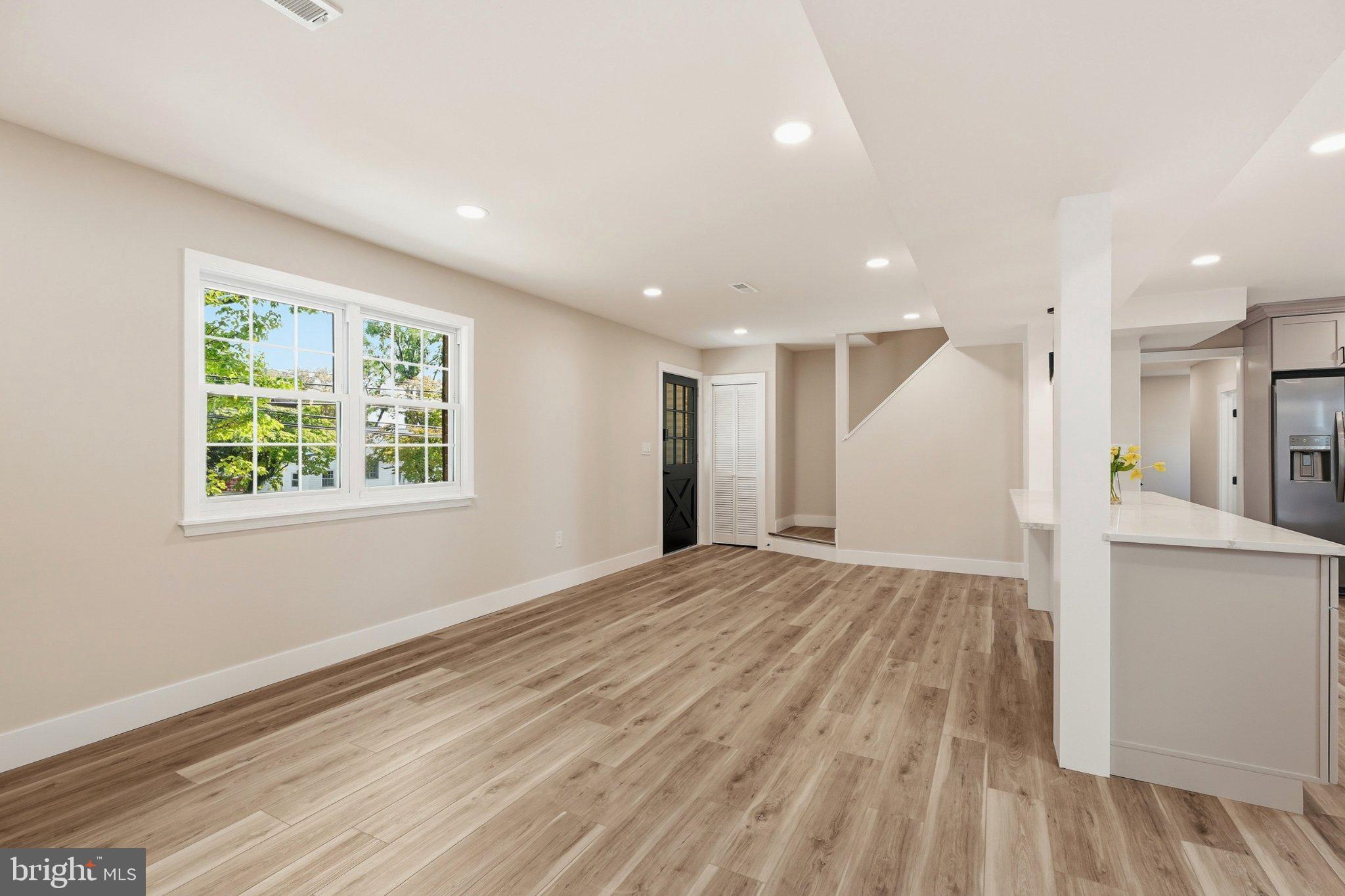 1090 HIGHLAND AVENUE
