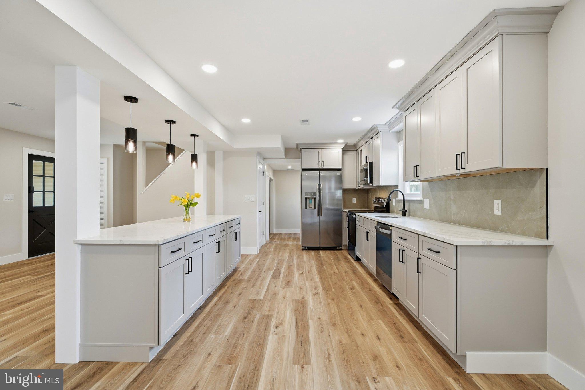 1090 HIGHLAND AVENUE