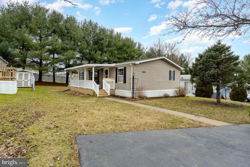 Photo of 224 GREYFIELD DR, LANCASTER, PA 17603 (MLS # PALA2031020)