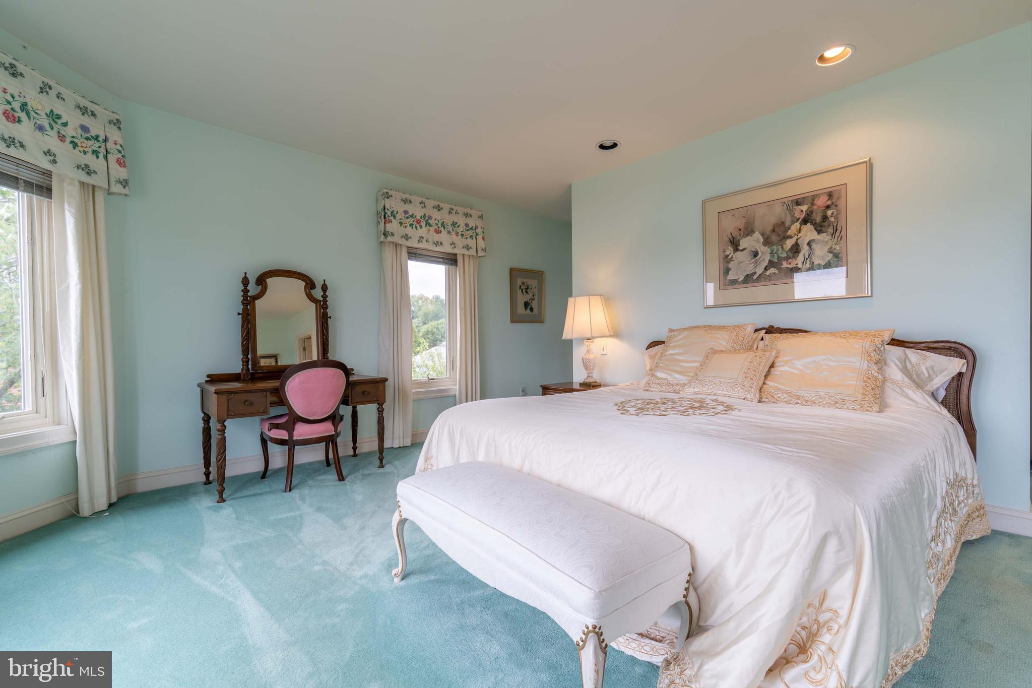 BRIDGEPORT - Residential