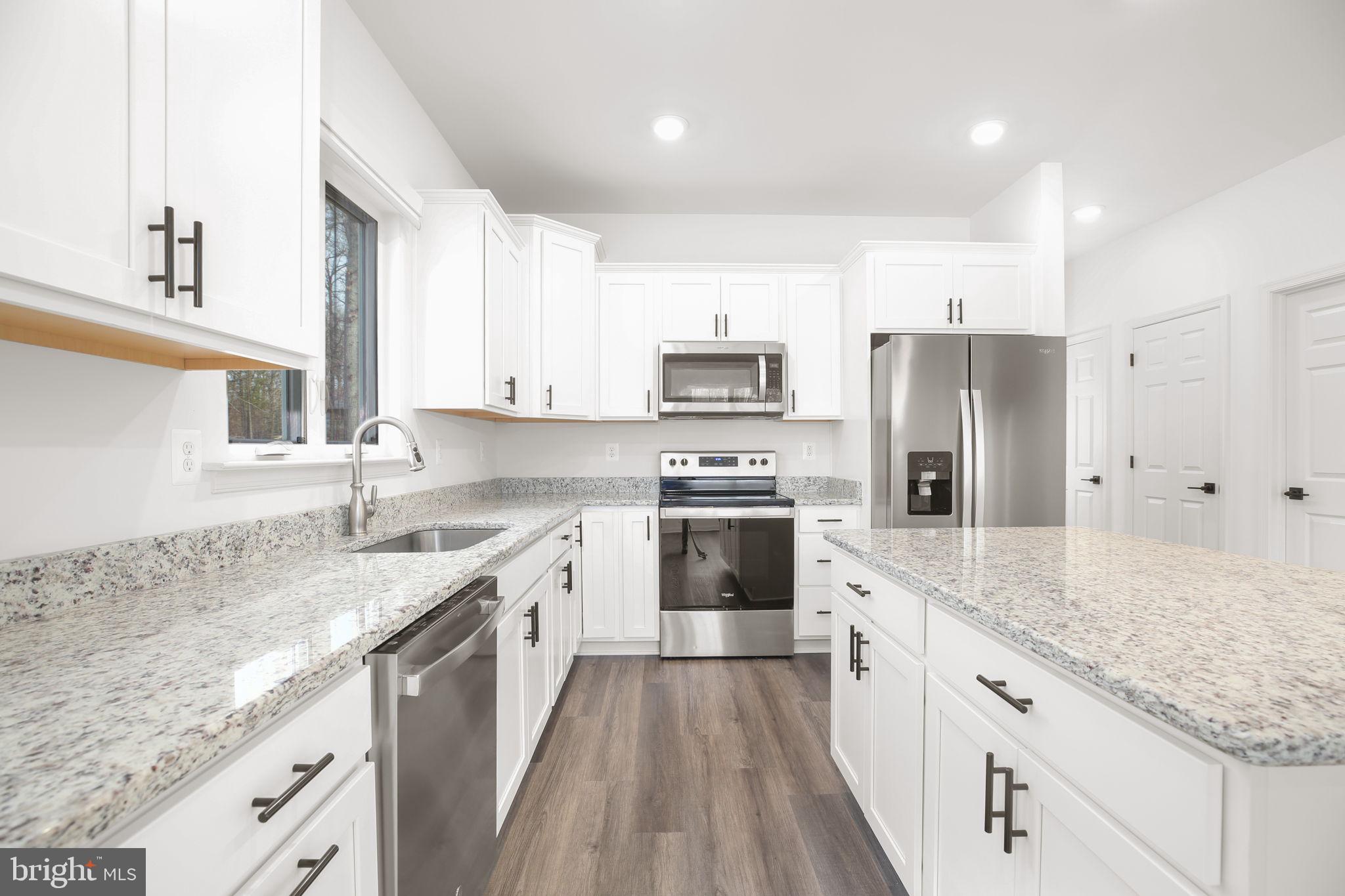 PRESIDENTIAL LAKES - Residential