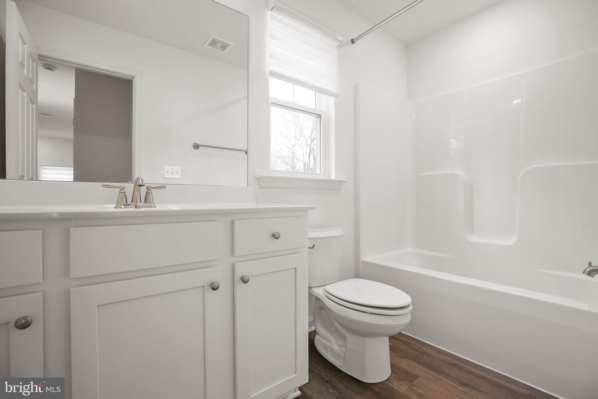 PRESIDENTIAL LAKES - Residential