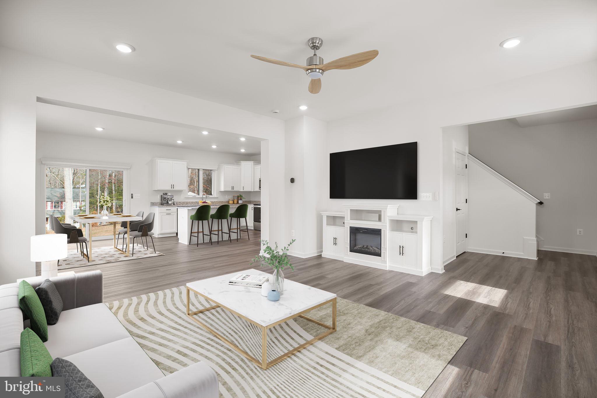 PRESIDENTIAL LAKES - Residential