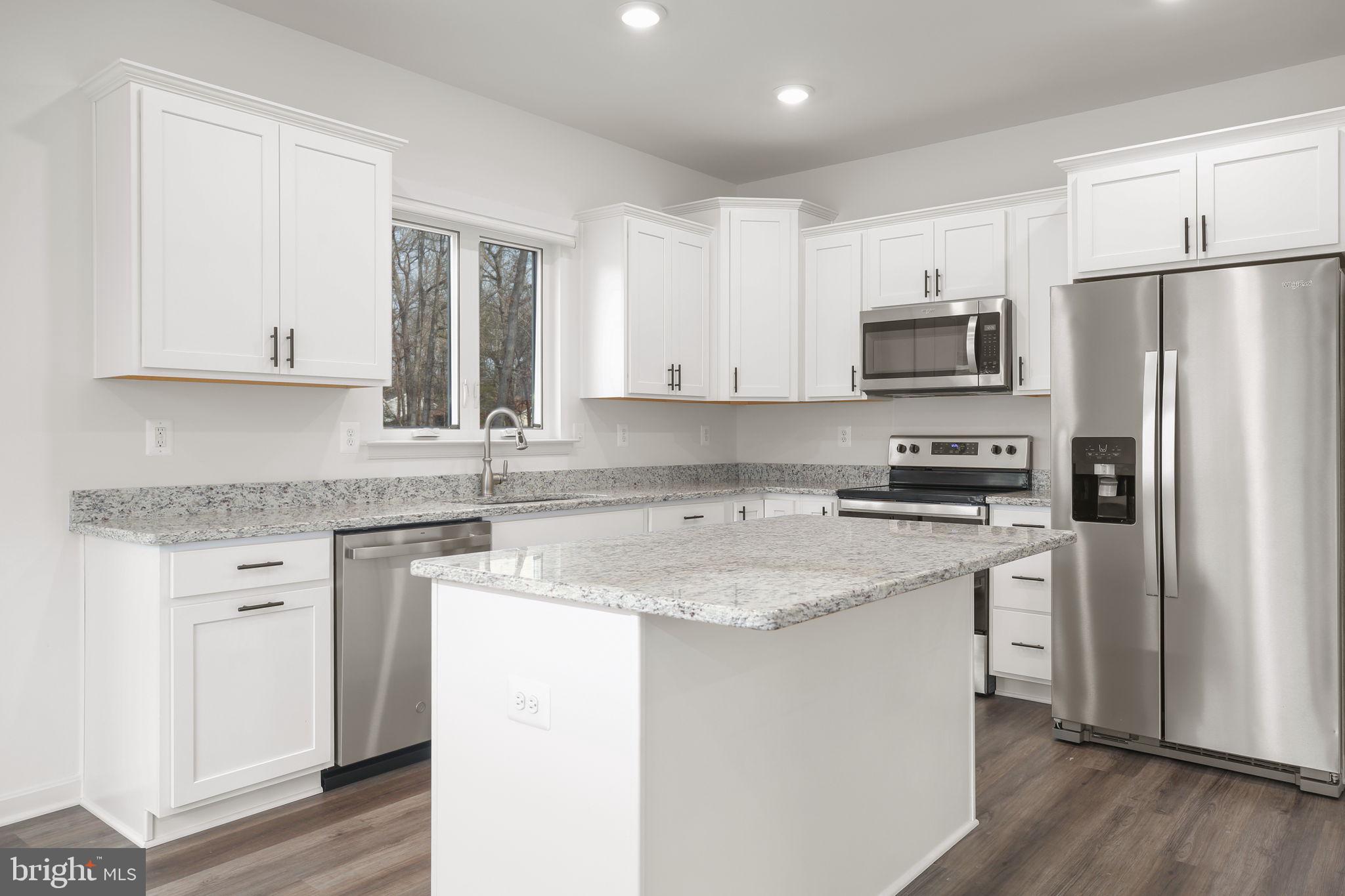 PRESIDENTIAL LAKES - Residential