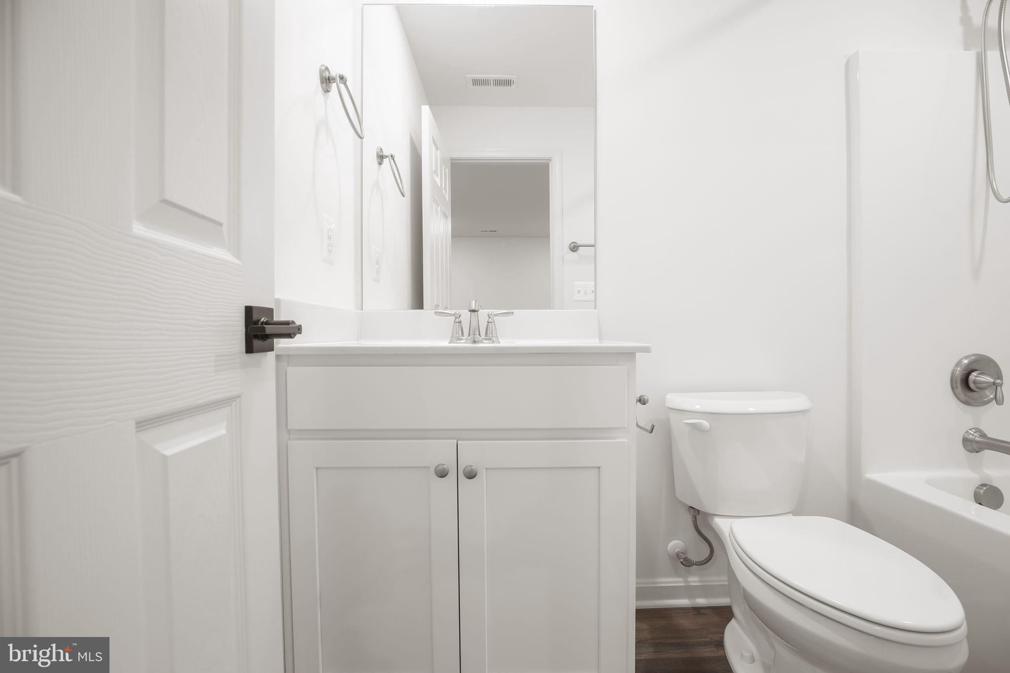 PRESIDENTIAL LAKES - Residential