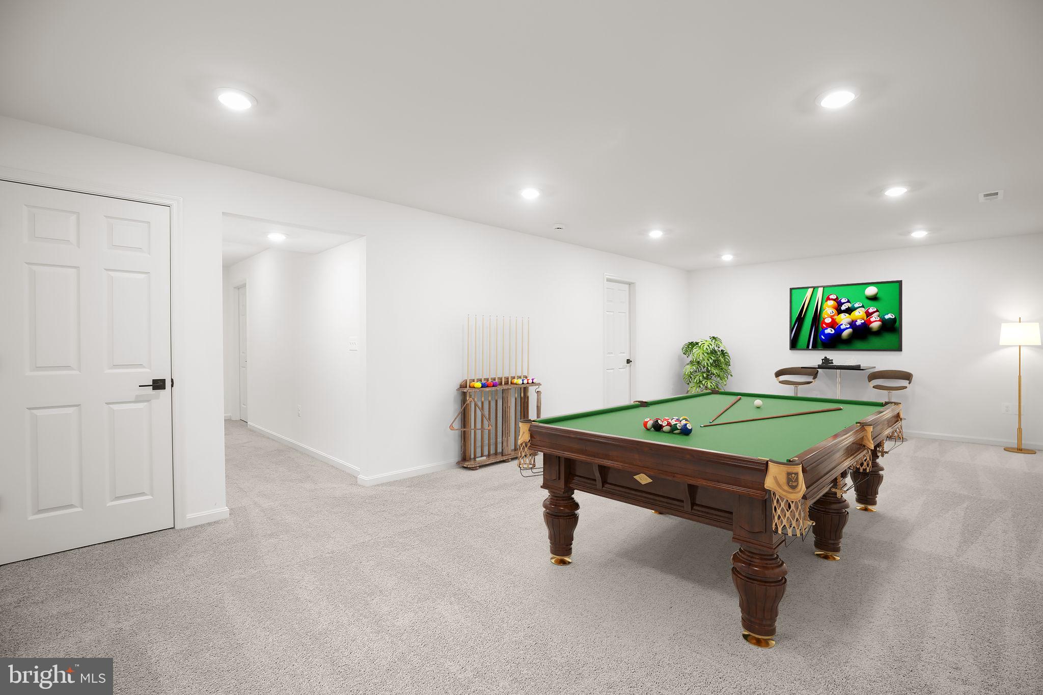 PRESIDENTIAL LAKES - Residential