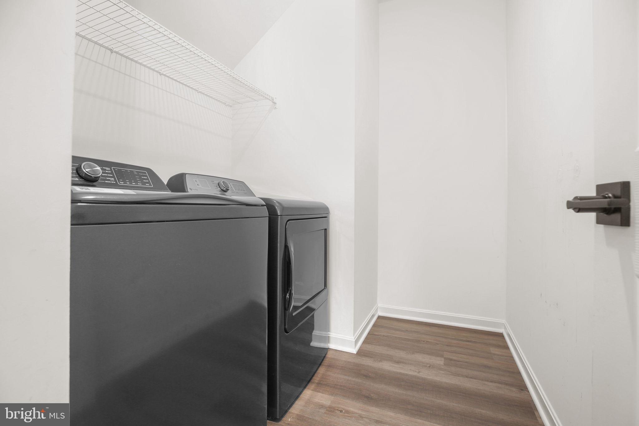 PRESIDENTIAL LAKES - Residential