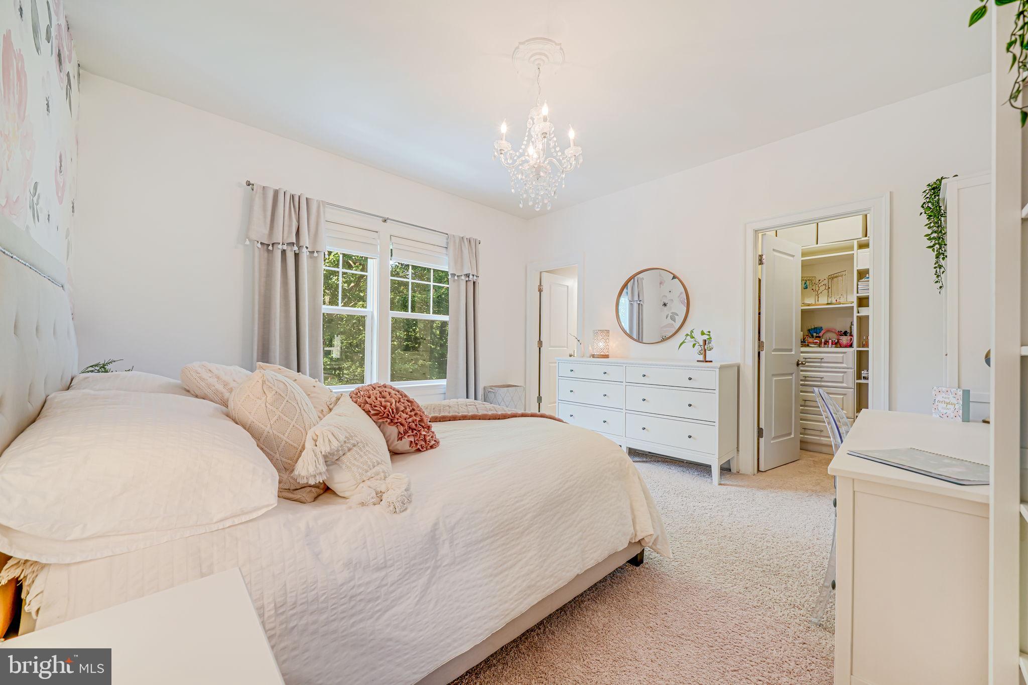 MANOR RIDGE - Residential