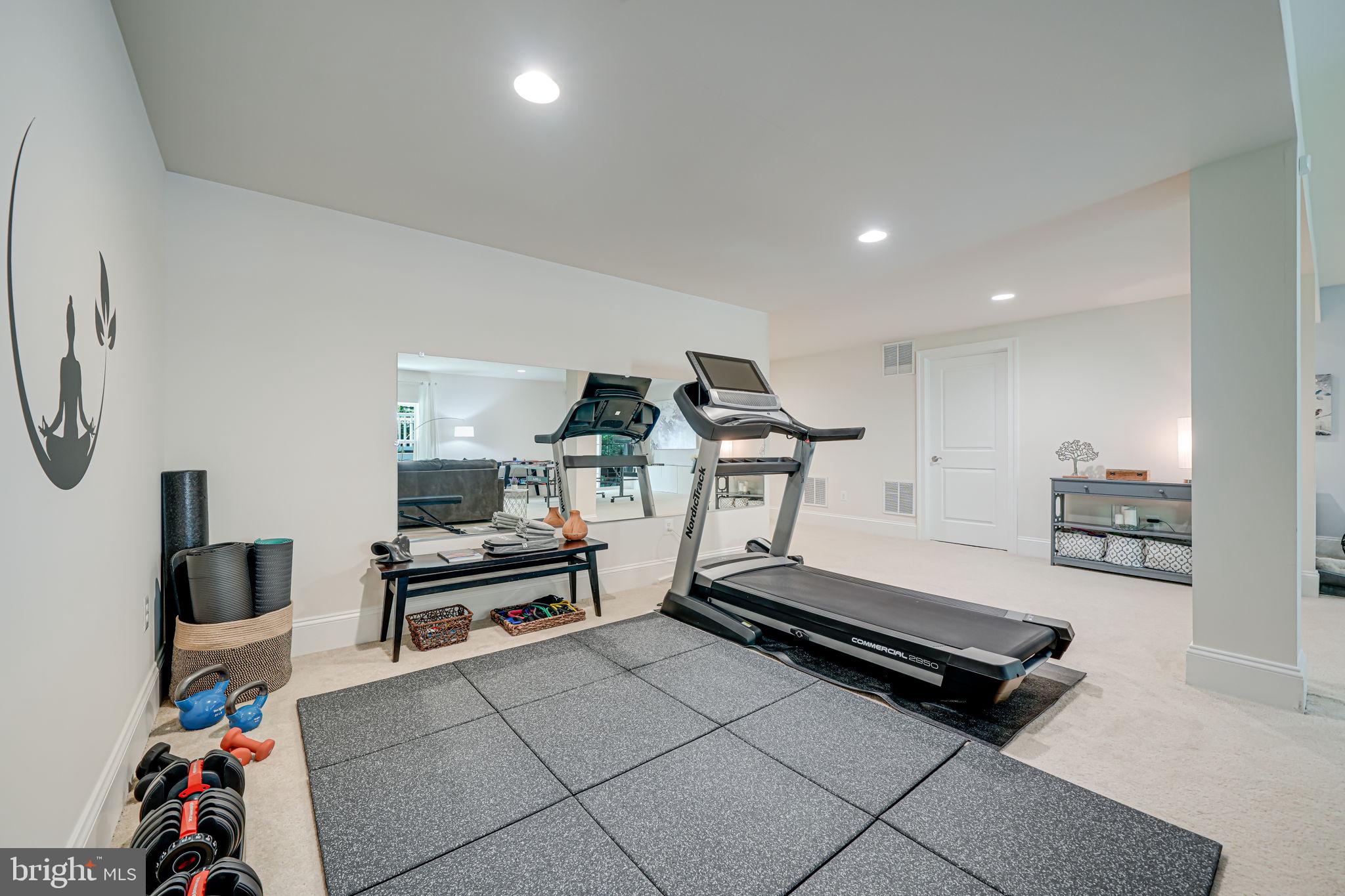 MANOR RIDGE - Residential